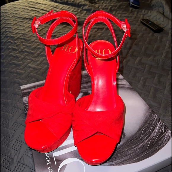 The sold out…Jlo Monic Red Glow Wedges - Picture 5 of 9